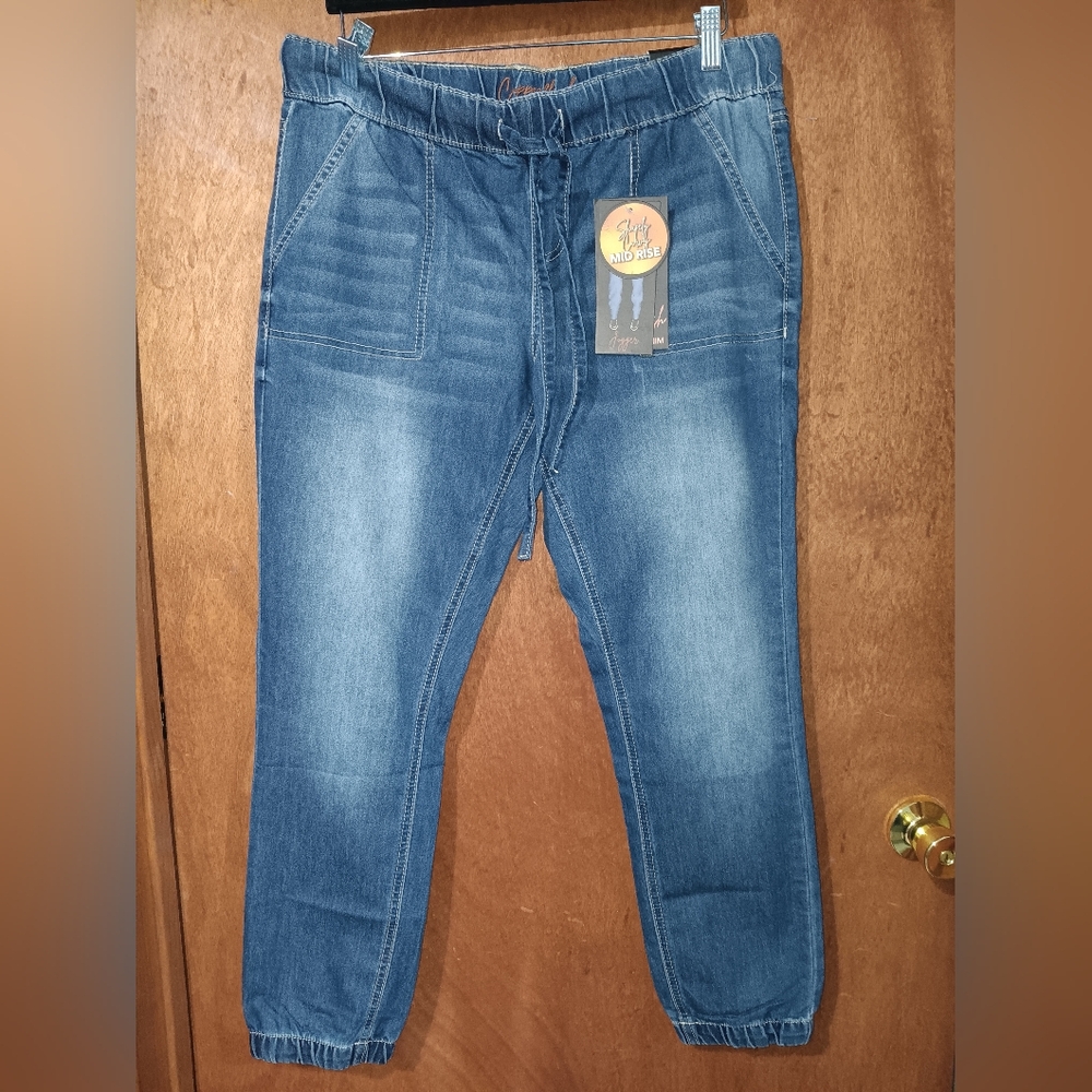 Women's Relaxed Fit Blue Jeans